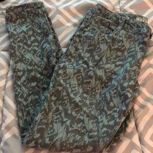 Skinny patterned jeans